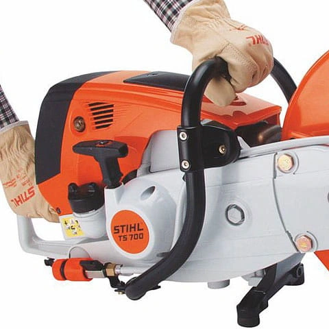 8615